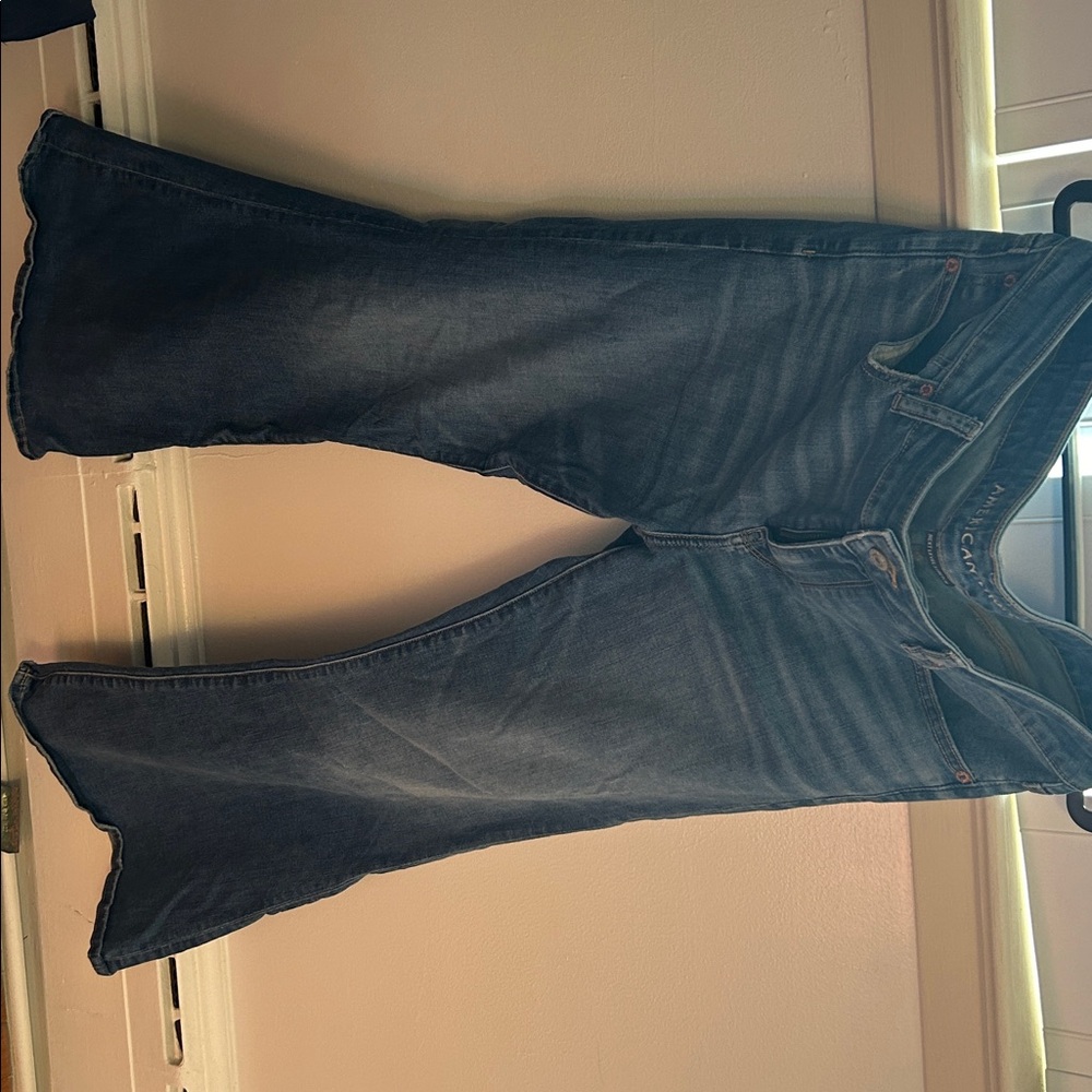 American Eagle women’s jeans